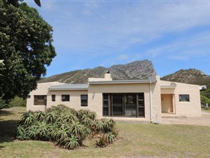 6 Bed House in Pringle Bay