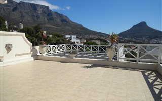 3 Bedroom Apartment in Vredehoek