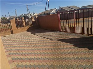 2 Bed House in Rosslyn