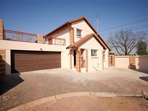 3 Bed Cluster in Barbeque Downs