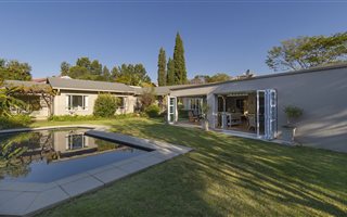 5 Bedroom House in River Club