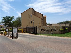 2 Bed Townhouse in Hazeldean (Silverlakes Surroundings)