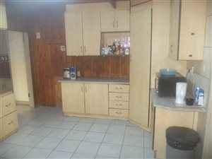 3 Bed House in Selection Park