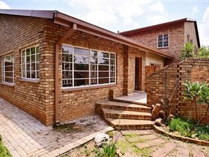 7 Bed House in Waverley