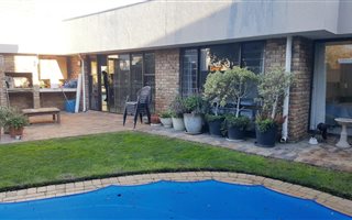 3 Bedroom House in Gordons Bay Central
