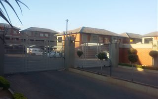 2 Bedroom Simplex in Booysens