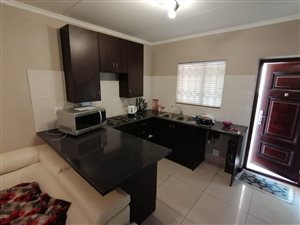 1 Bed Flat in Erand Gardens