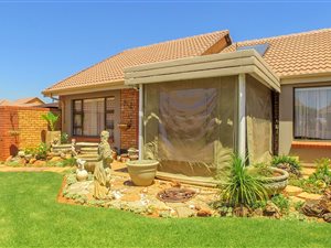 3 Bed Simplex in Featherbrooke