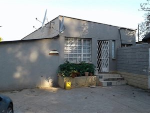 855 m² Commercial space in Rustenburg Central