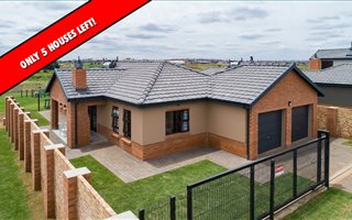 3 Bedroom House in Olievenhoutbosch