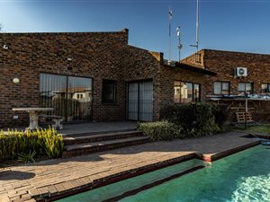 700 m² Commercial space in Vorna Valley