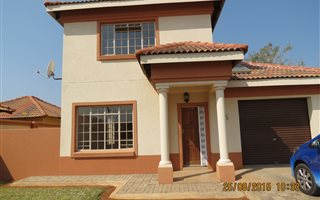 2 Bedroom Townhouse in Lephalale (Ellisras)