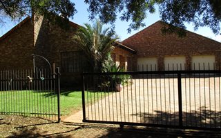 4.2 ha Farm in Rietfontein