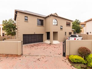 4 Bed House in Kyalami Glen Estate