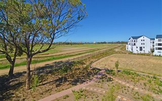 2 Bedroom Townhouse in Somerset West Central