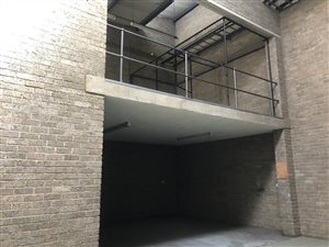 188 m² Industrial space in Commercia