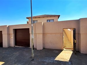 10 Bed House in Emdeni