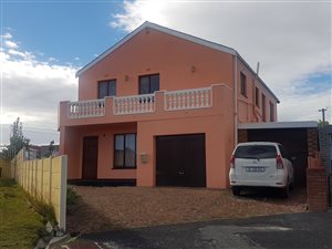 4 Bed House in Charlesville
