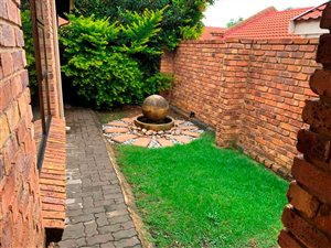 3 Bed Townhouse in Honeydew Manor
