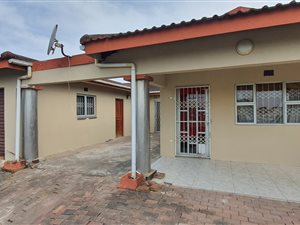4 Bed House in Newlands West