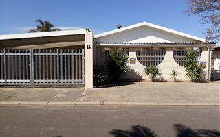 4 Bedroom House in Peerless Park