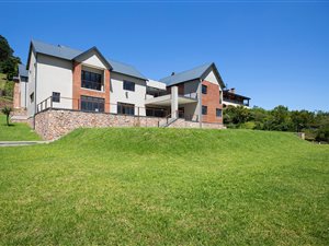 4 Bed Townhouse in Bothas Hill