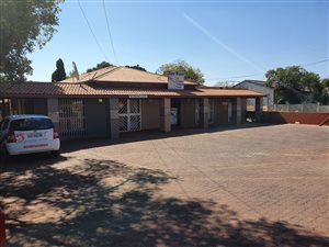 813 m² Land available in Rustenburg Central