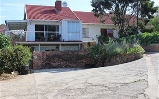 3 Bedroom House in Hill Sixty