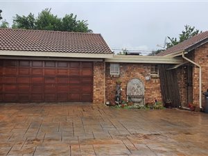 3 Bed House in Thatchfield