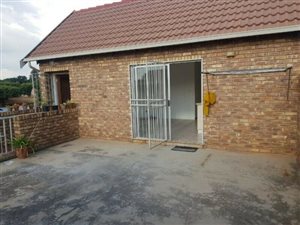 3 Bed Townhouse in Rietvalleirand
