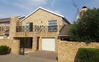 3 Bedroom Townhouse in Wilgeheuwel
