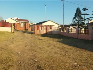 375 m² Land available in Mthata