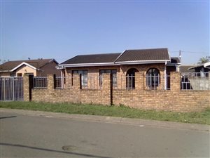 3 Bed House in Protea North