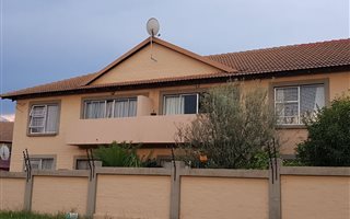 2 Bedroom Townhouse in Sinoville