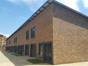 2 Bed Apartment in Rietfontein
