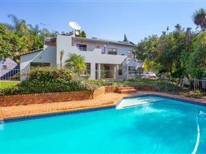 4 Bed House in Fourways Gardens