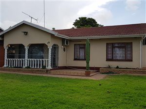 3 Bed House in Stanger Manor