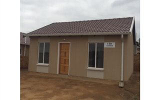 2 Bedroom House in Bloubosrand