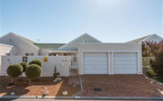 3 Bedroom House in Sunningdale