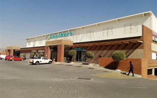 7181 m² Commercial space in Kosmosdal