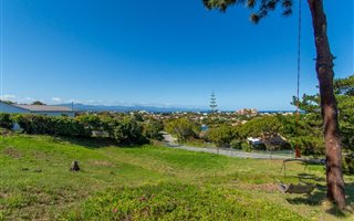 1030 m² Land available in Lower Robberg