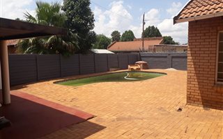3 Bedroom House in Doornpoort and surrounds