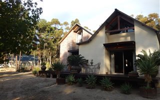 4 Bedroom House in Sir Lowrys Pass