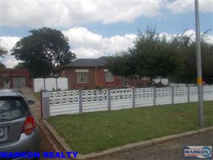 4 Bed House in Struisbult