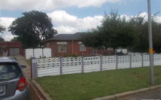 4 Bedroom House in Struisbult