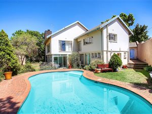 5 Bed House in Sydenham