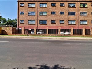 2 Bed Apartment in Alberton