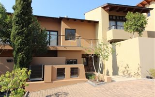 2 Bedroom Apartment in Oubaai and surrounds