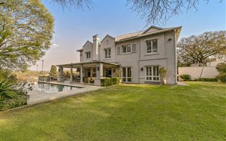4 Bedroom House in Victory Park