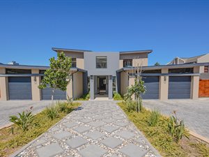 5 Bed House in Baronetcy Estate